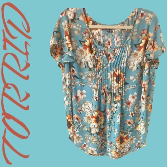  Torrid Plus Size Georgette Pintuck Blue Floral Sunflower Short Sleeves Blou - Picture 3 of 14